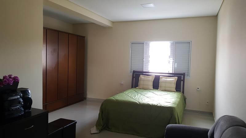 Vende-se excelente casa com 3 quartos